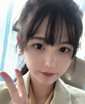 瘦小可爱型的兼职小妹