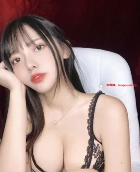 丰满兼职酥胸翘臀很舒服