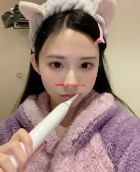 临沂身材好，皮肤白，腿长，翘臀，三点粉