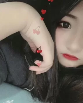 00年的小妹子